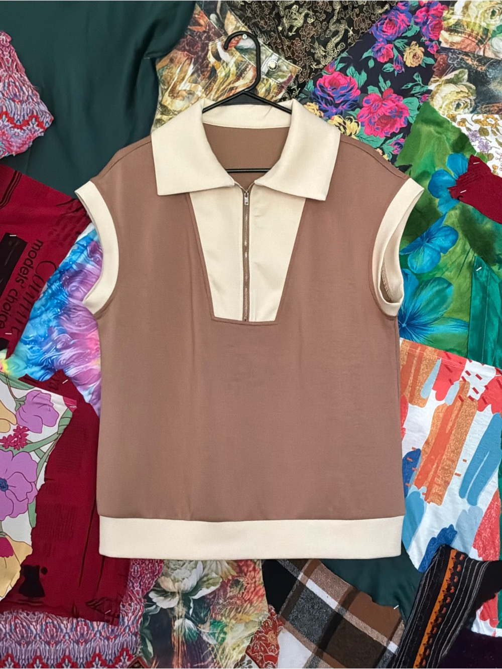Sleeveless Zip Polo Top in Taupe and Cream